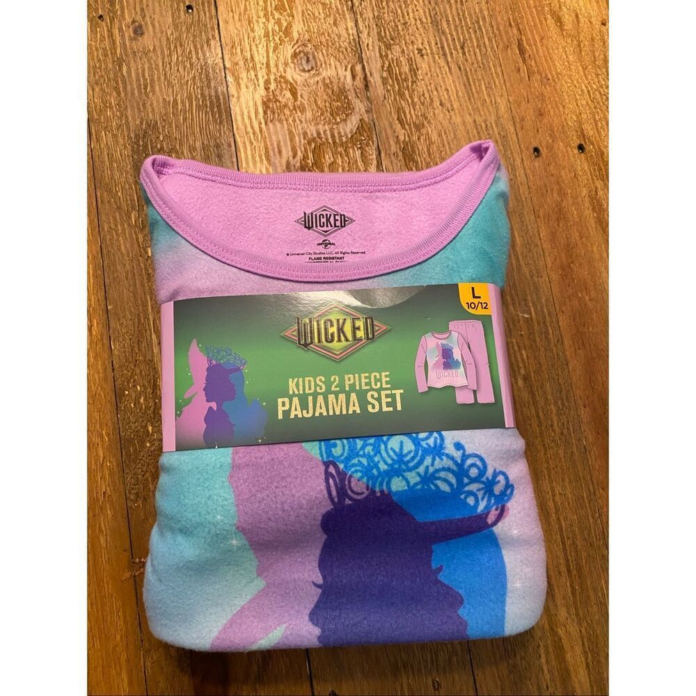 Wicked Large NWT Kids 2 piece pajama set purple sleepwear